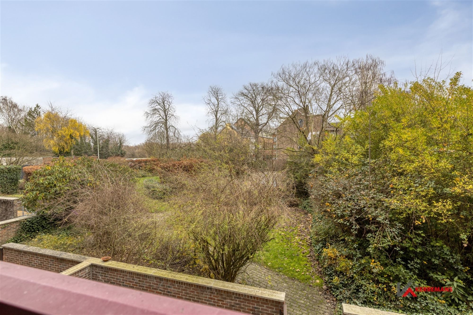 Instapklaar appartement met 3 slaapkamers en garage.  foto 19