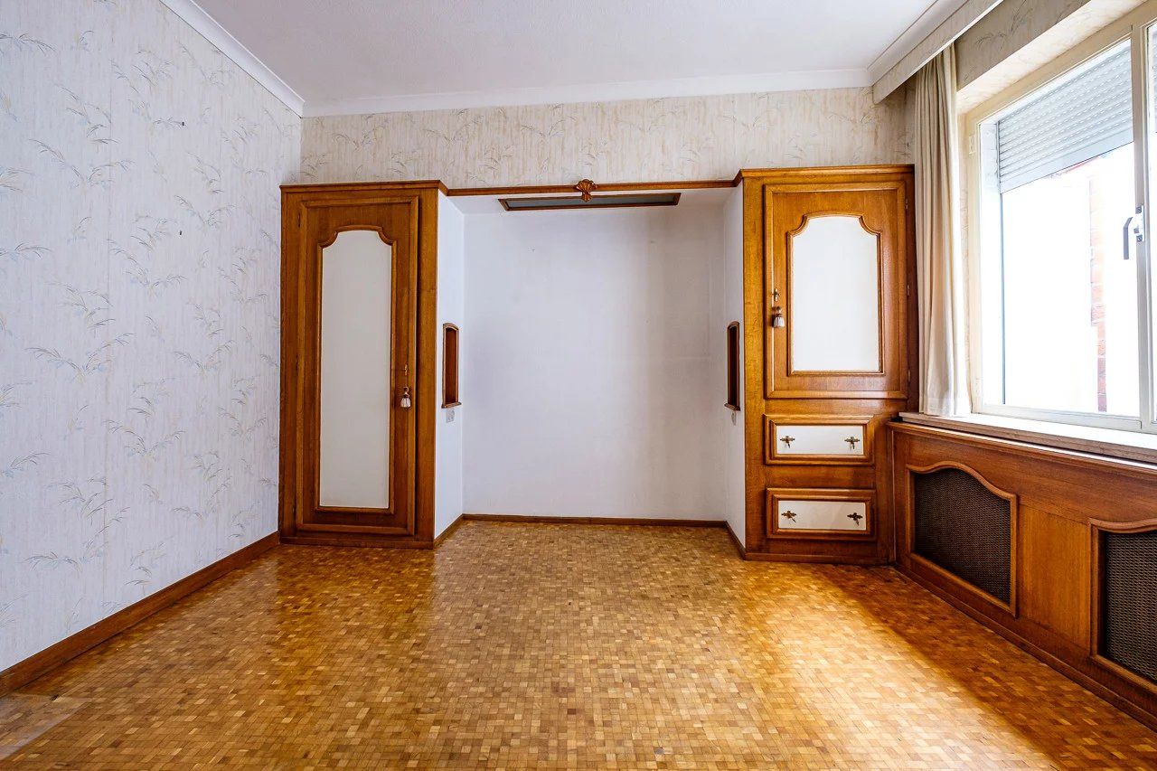 Te renoveren handelsruimte met woonst op toplocatie foto 15