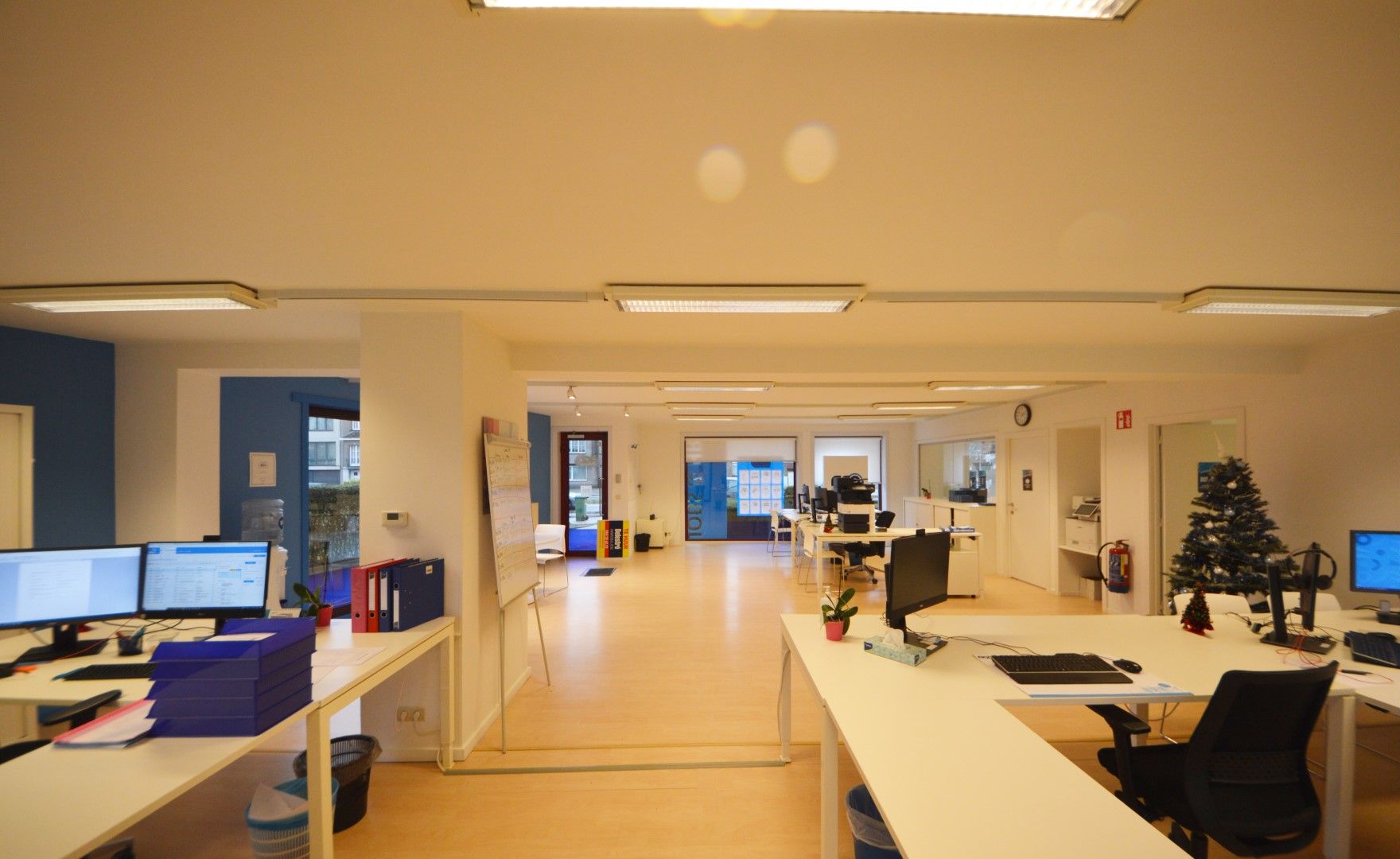 ZICHTLOCATIE MET VOORGELEGEN PRIVE PARKING foto 6