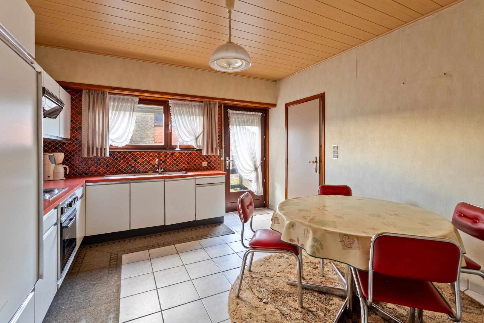 Gelijkvloerse onderkelderde woning met 3 slaapkamers, rustig gelegen in Bergom-Herselt! foto 5