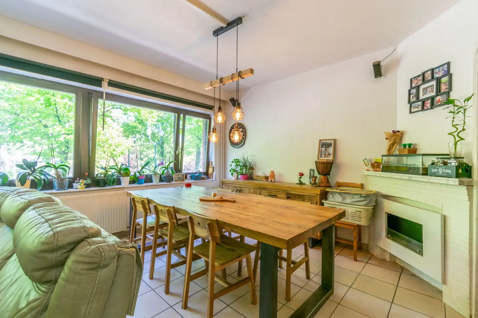 Een opbrengsteigendom bestaande uit 2 appartementen,  garage en tuin.  foto 6