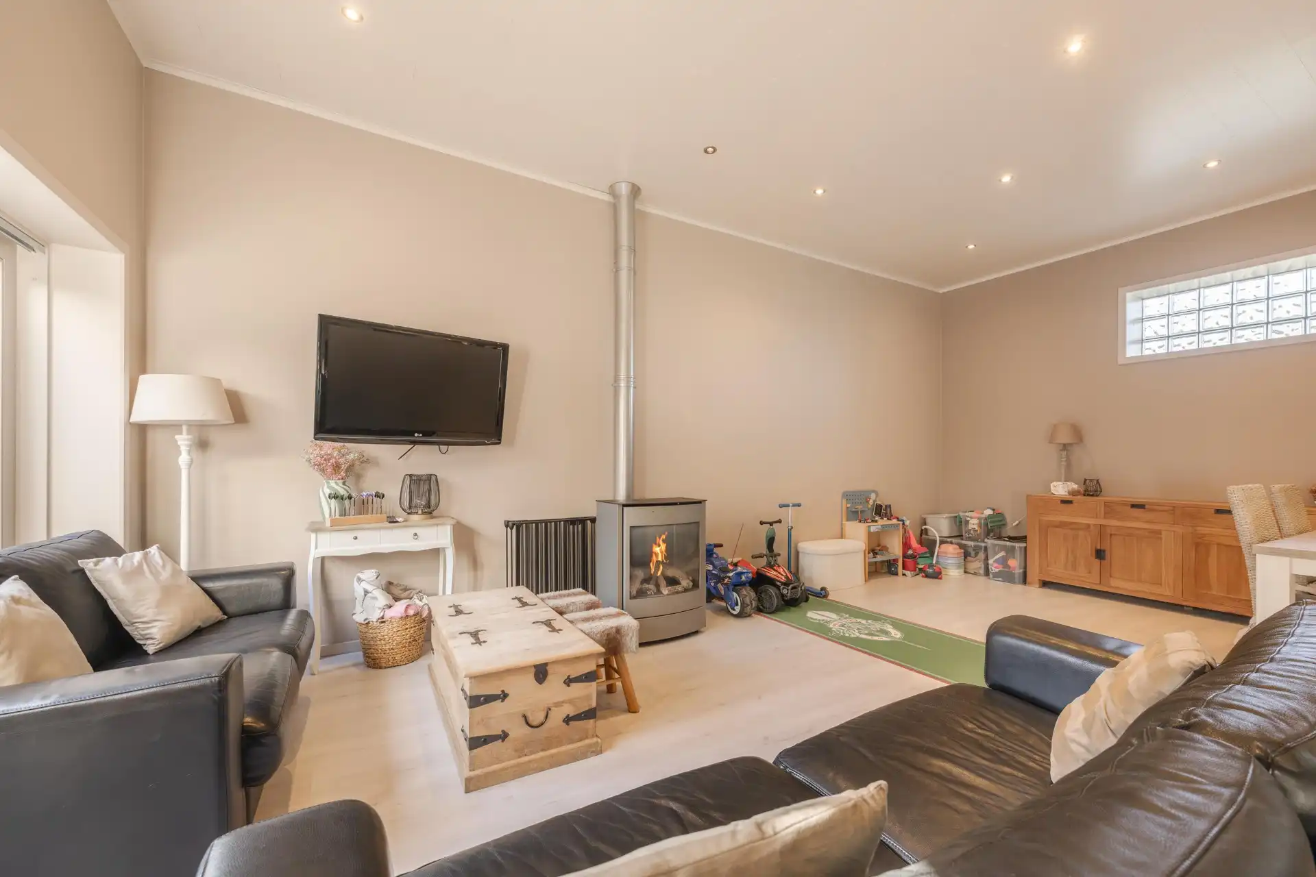GERENOVEERDE LEUKE RIJWONING MET 3 SLAAPKAMERS EN PRAKTIJKRUIMTE TE KOOP IN DESSELGEM🏡 foto 23