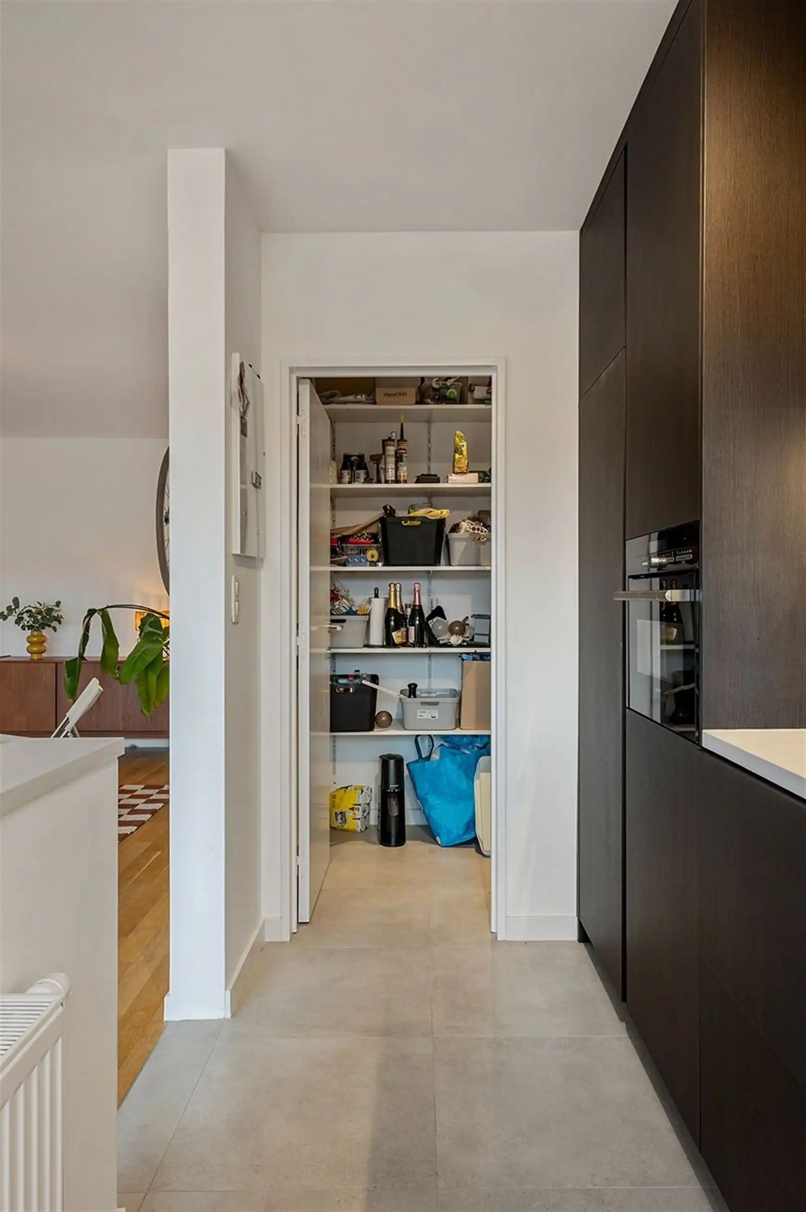 Instapklaar appartement met 2 grote slaapkamers, terras en garagebox foto 9