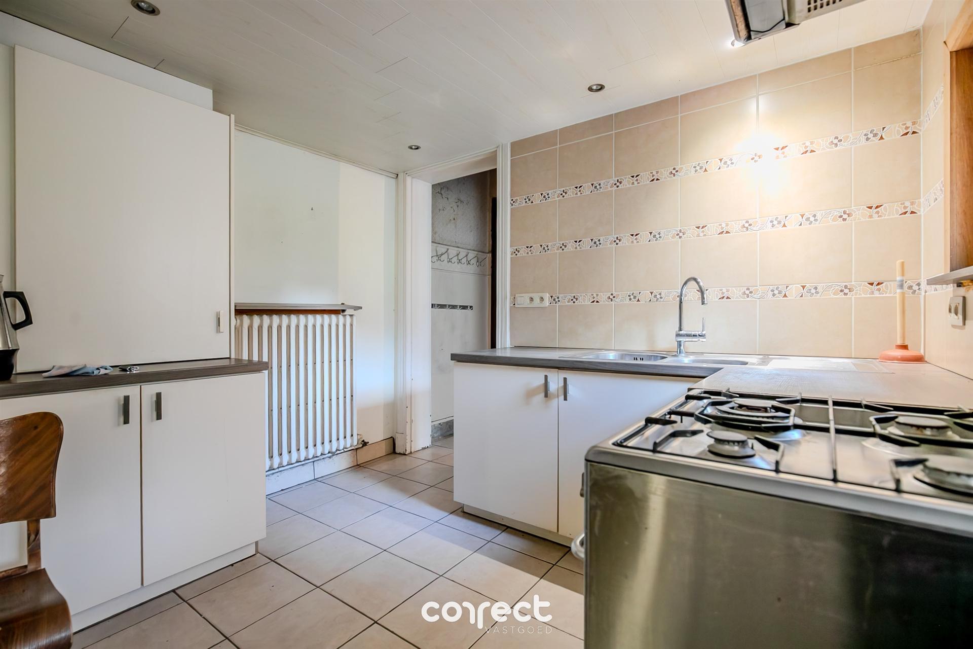 Renovatieproject op ruim perceel in Sint-Michiels foto 7