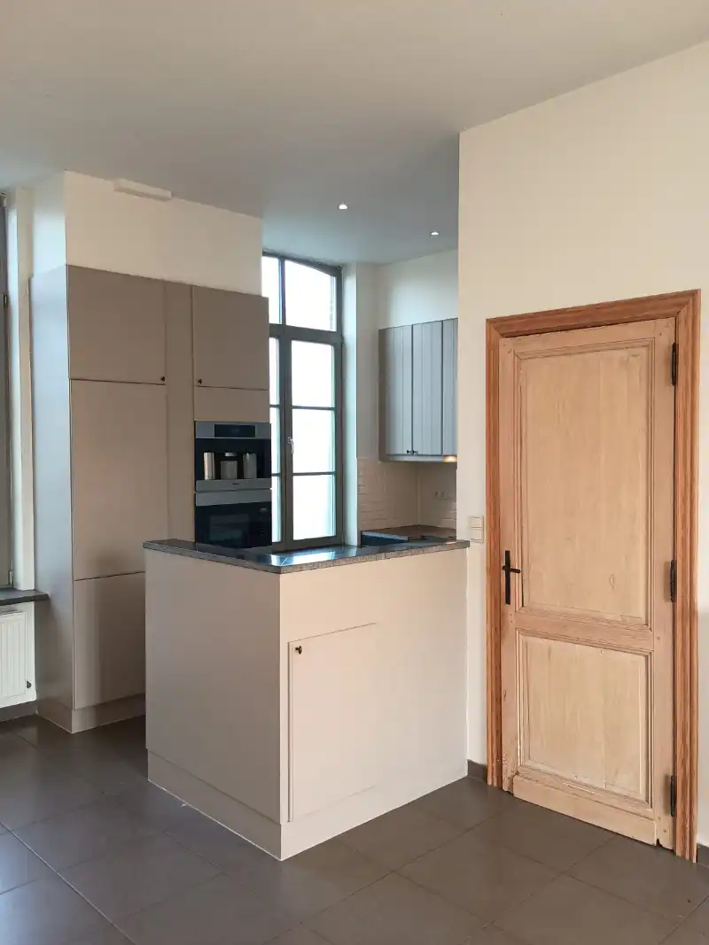 Mooie woning en gerestaureerd schoolgebouw foto 7
