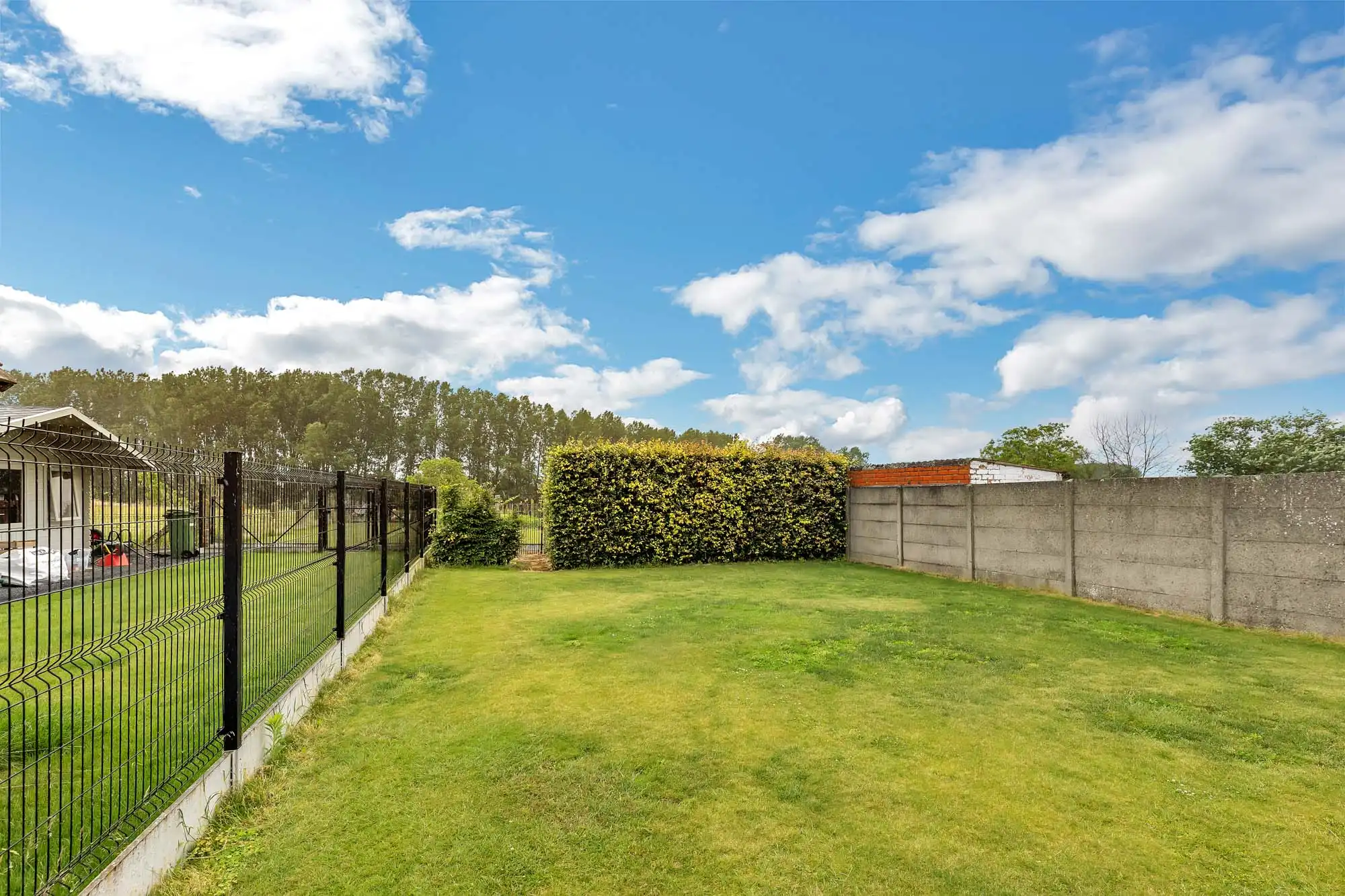 Goed onderhouden gelijkvloerse woning met garage en tuin foto 19