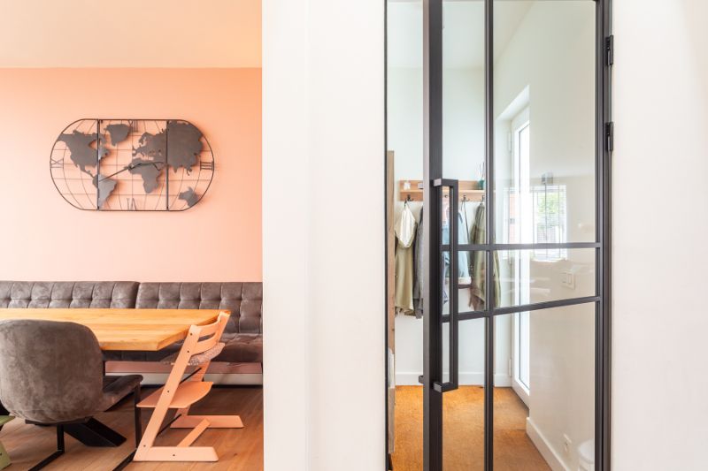 Prachtige instapklare woning met zee van ruimte, ruime tuin!!! foto 3