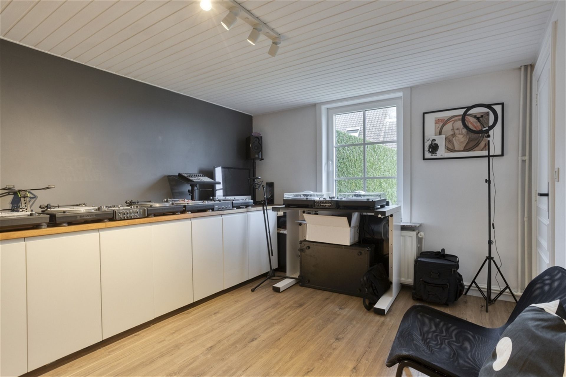 Gerenoveerde hoevewoning in het landelijke Kobbegem! foto 24
