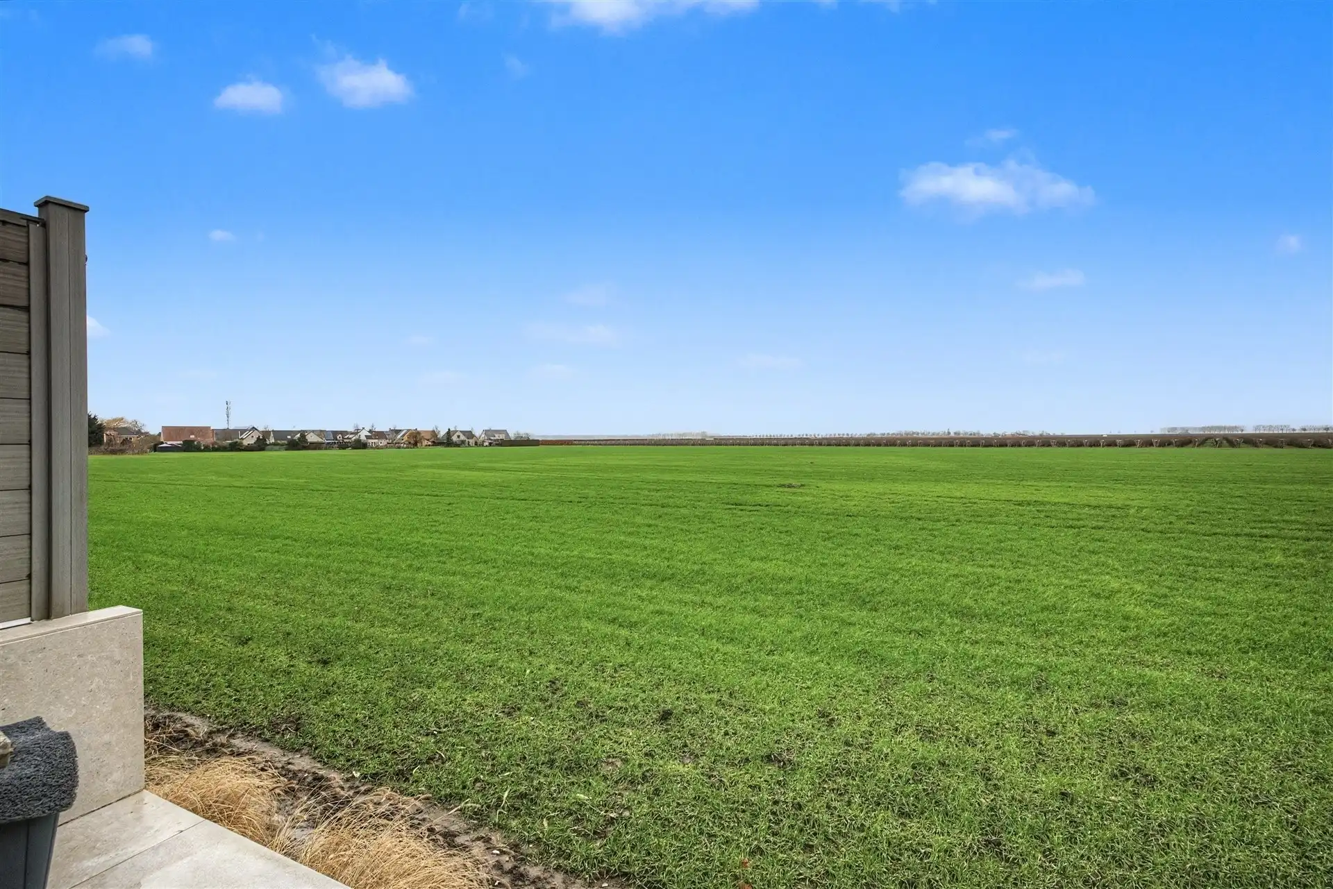 Charmante starterswoning met prachtig uitzicht foto 14