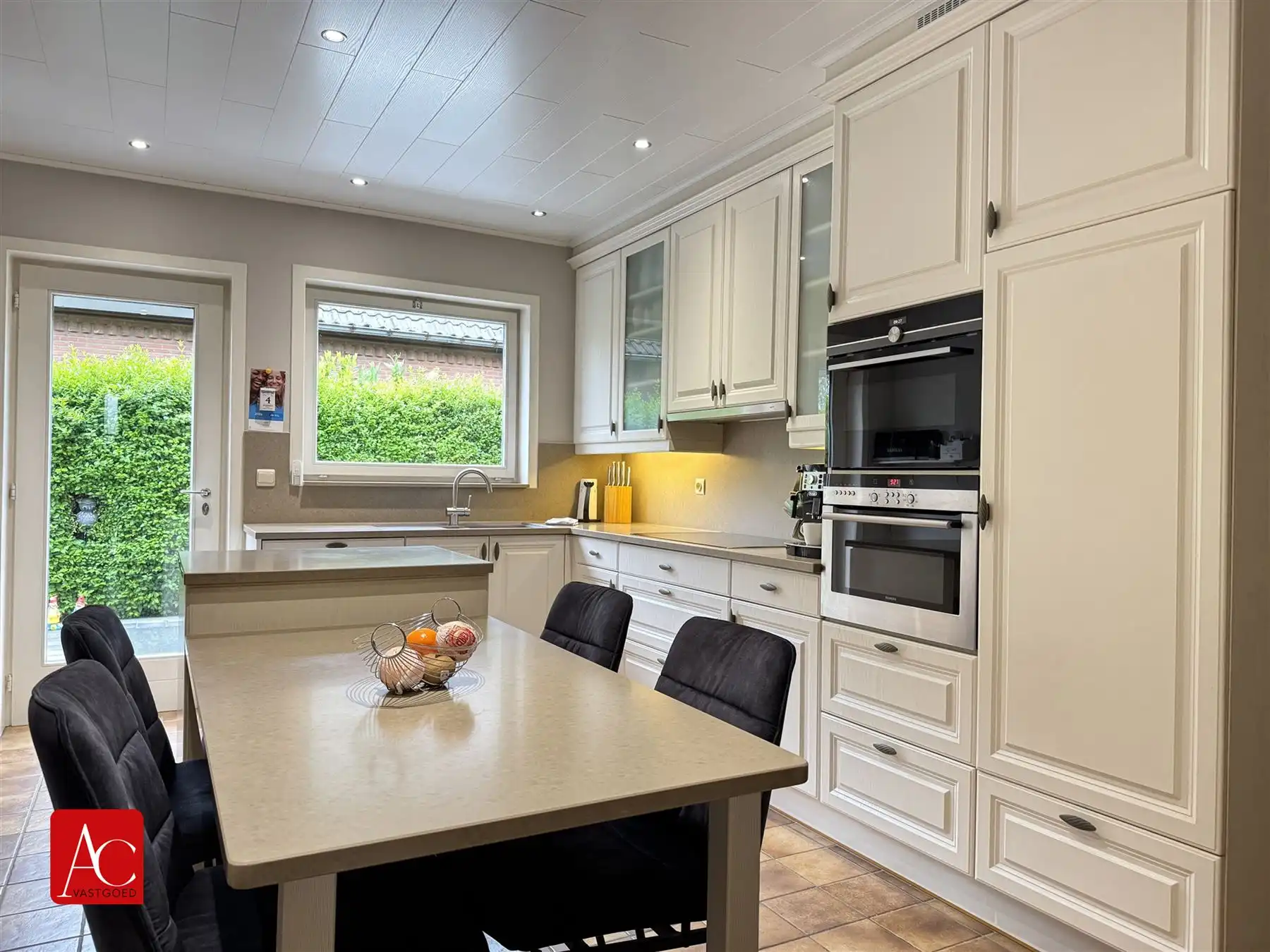 Rustig gelegen bungalow met prachtig uitzicht foto 16