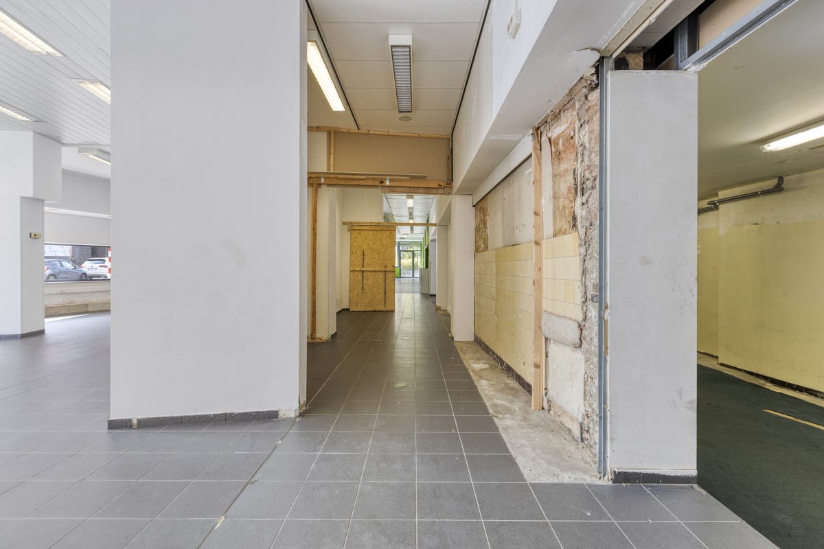 Commerciële ruimte van 428m2 in hartje Hasselt foto 12