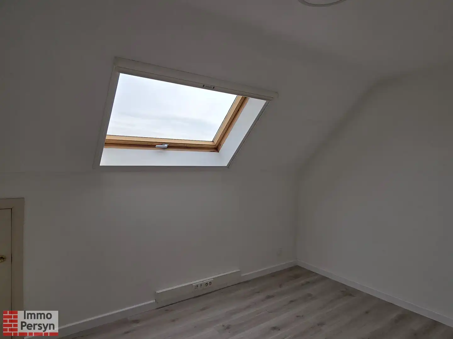 Ruime gerenoveerde triplex te Begijnendijk foto 15