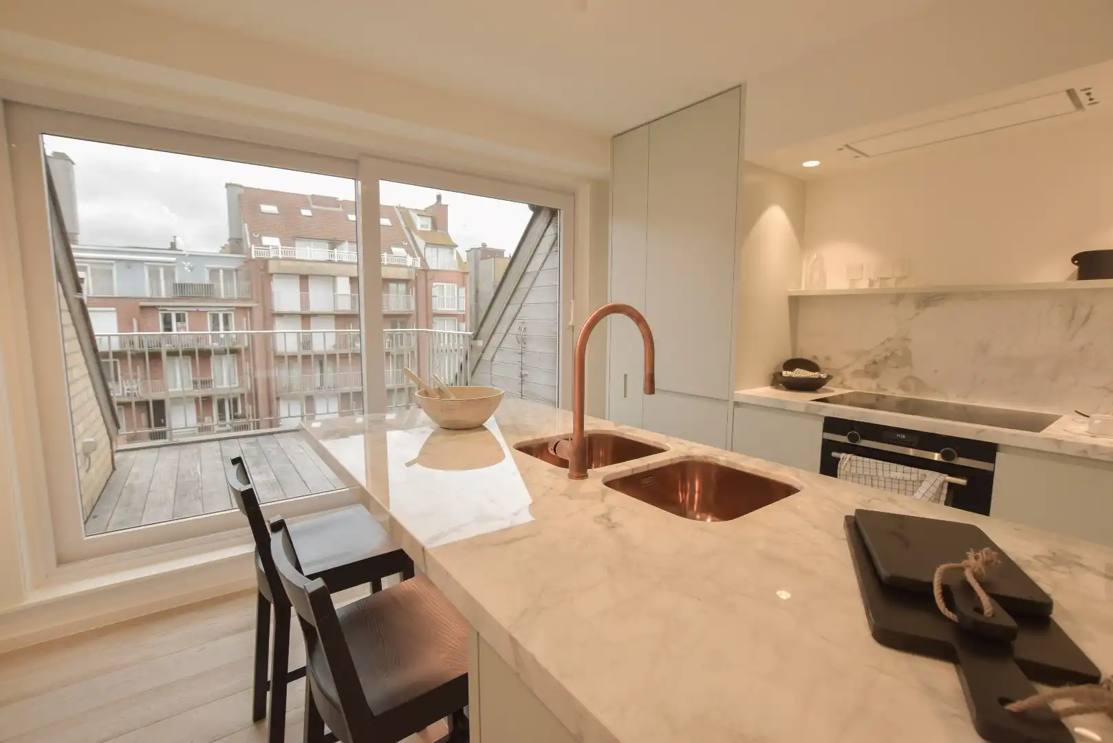 Prachtig gerenoveerd duplex appartement met 3 slaapkamers gelegen vlakbij het strand en het bruisende centrum foto 7