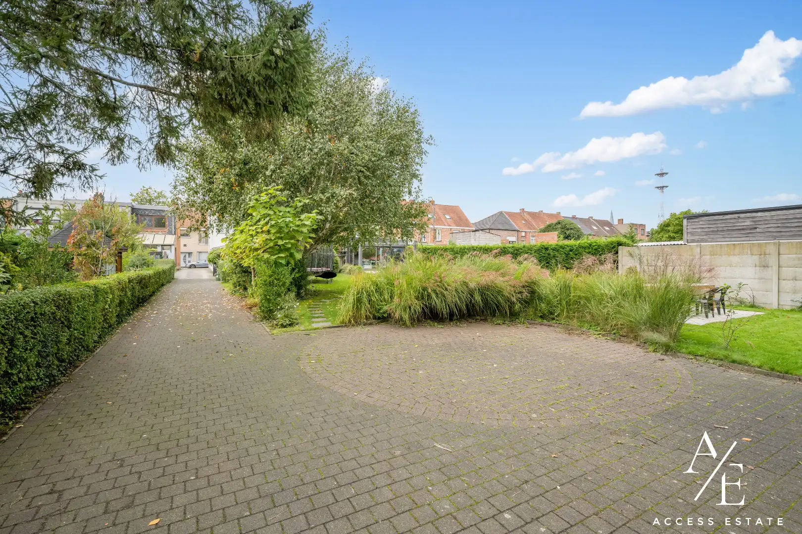 Ruime, gerenoveerde woning met prachtige stadstuin (600m²) en dubbele garage foto 28