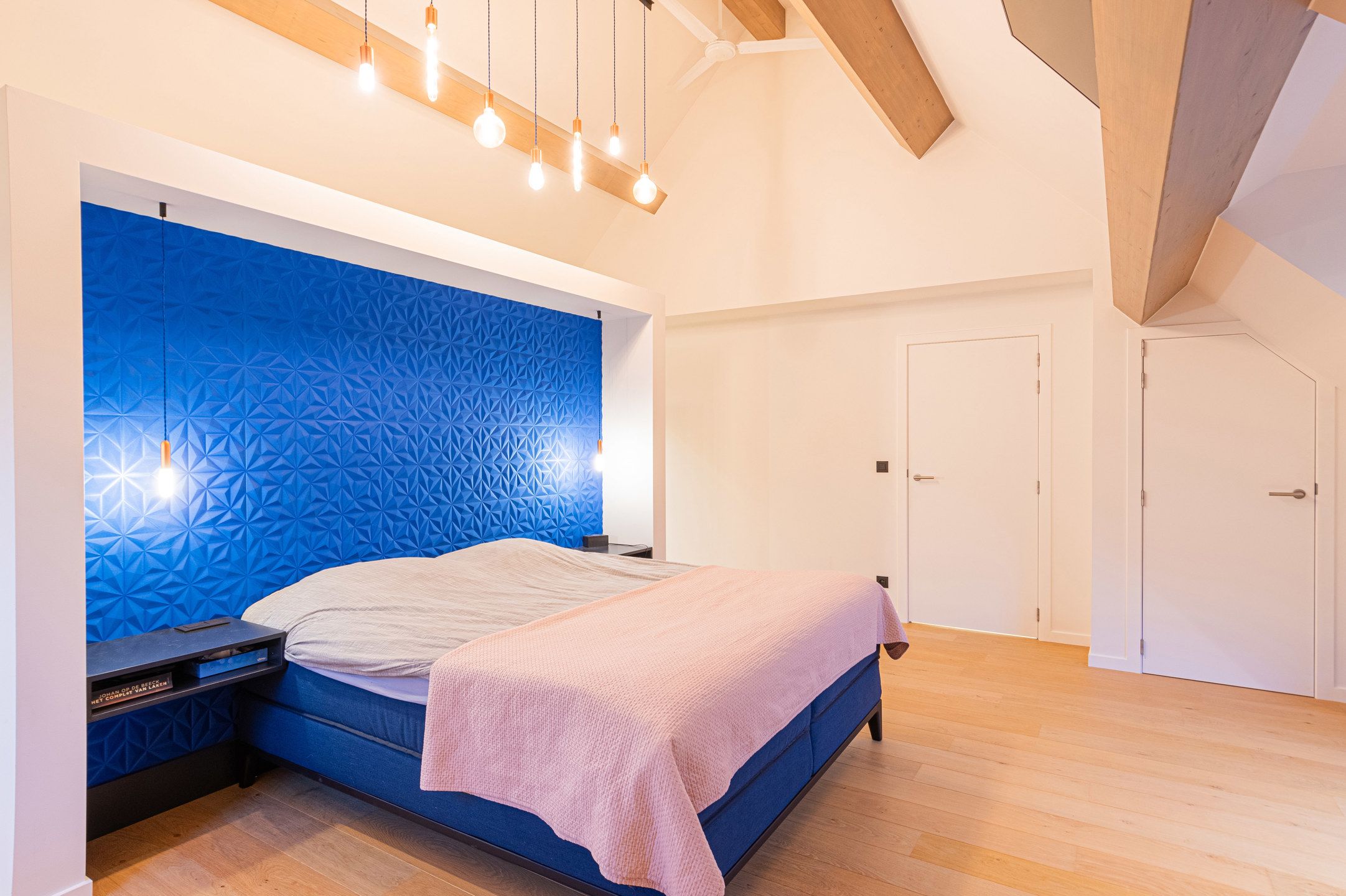 Moderne HOB met 4 (mogelijk 5) kamers en dubbele garage foto 26