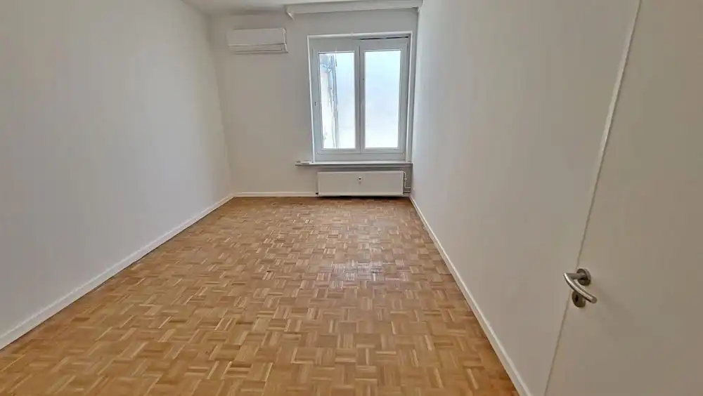 Ruim appartement met terras + Optie aankoop garagebox foto 13