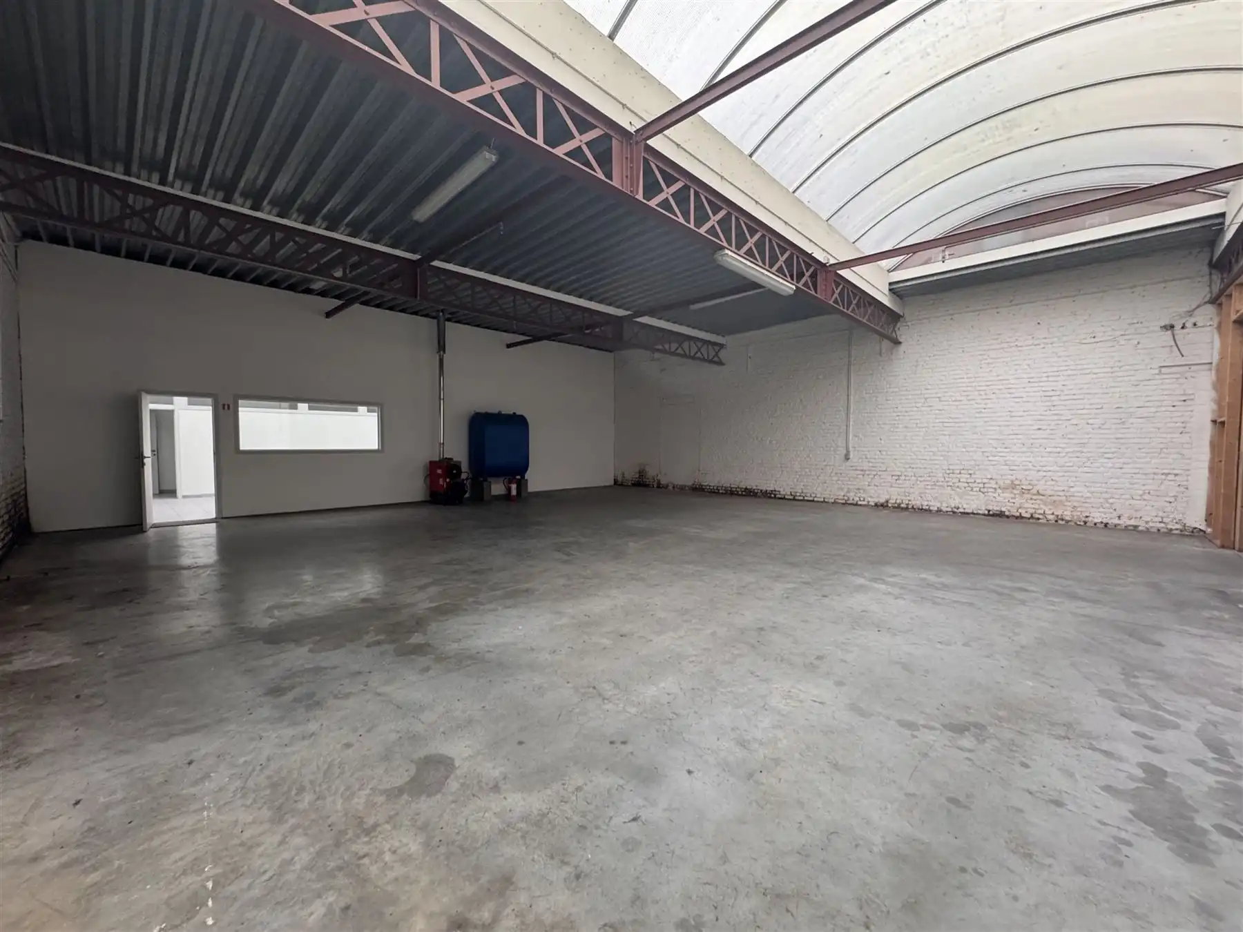 Multifunctionele loods te huur - 1725m² foto 4