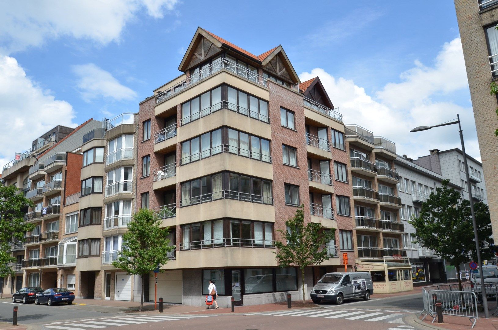 Lichtrijk hoekappartement met twee volwaardige slaapkamers in Knokke centrum foto 2