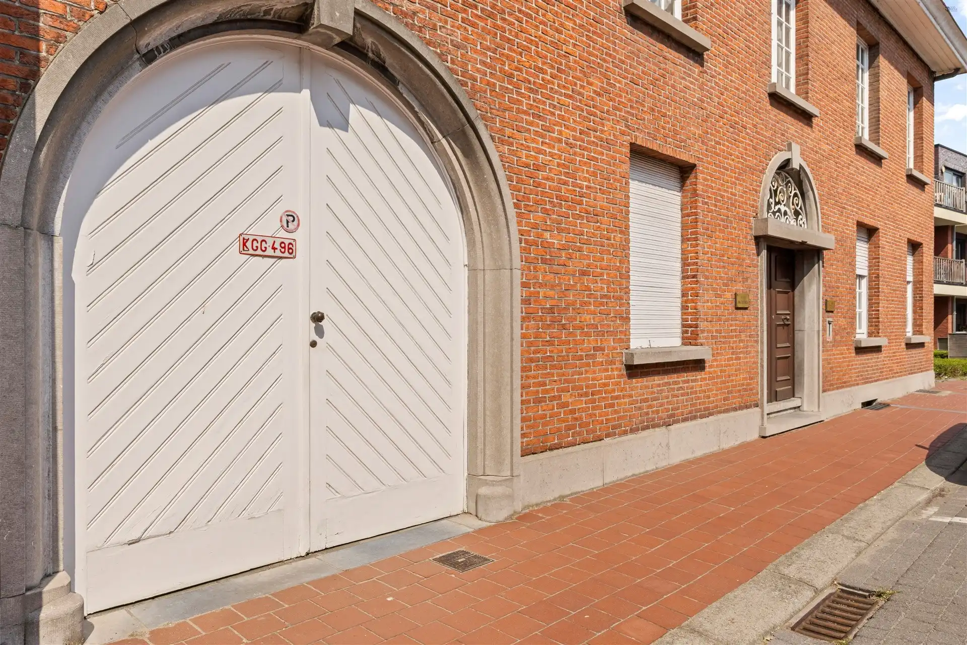 Voormalige dokterswoning, zeer unieke woning mt grote oppervlakten foto 5