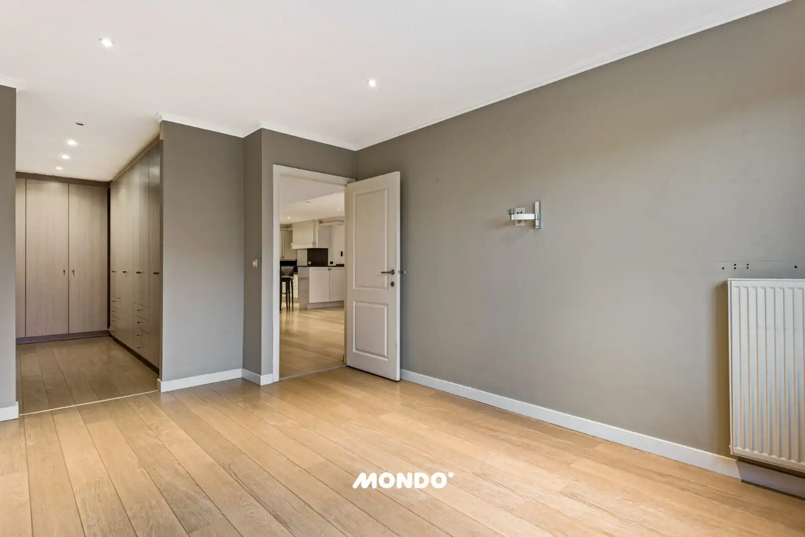 Gelijkvloers appartement met ruim terras en garage in Reet foto 11