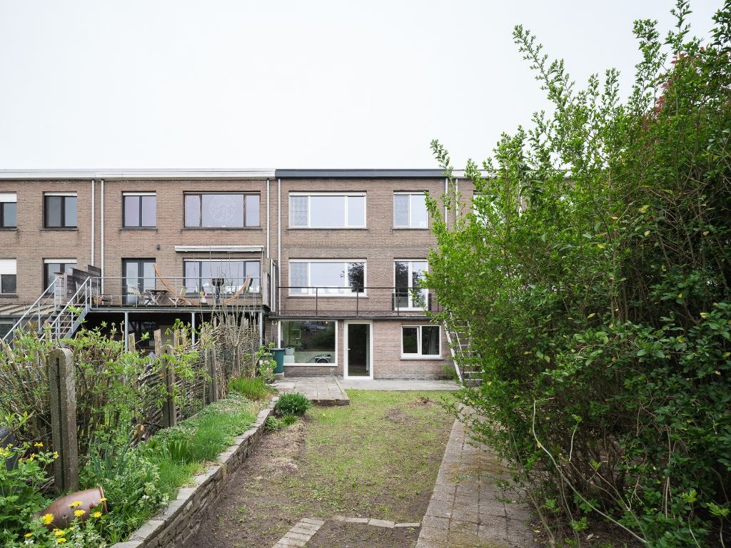 Merelbeke – op een boogscheut van Gent. Gunstig gelegen bel-étage woning (EPC B) met 4 kamers en een aangename tuin op een perceel van 245 m2. foto 9