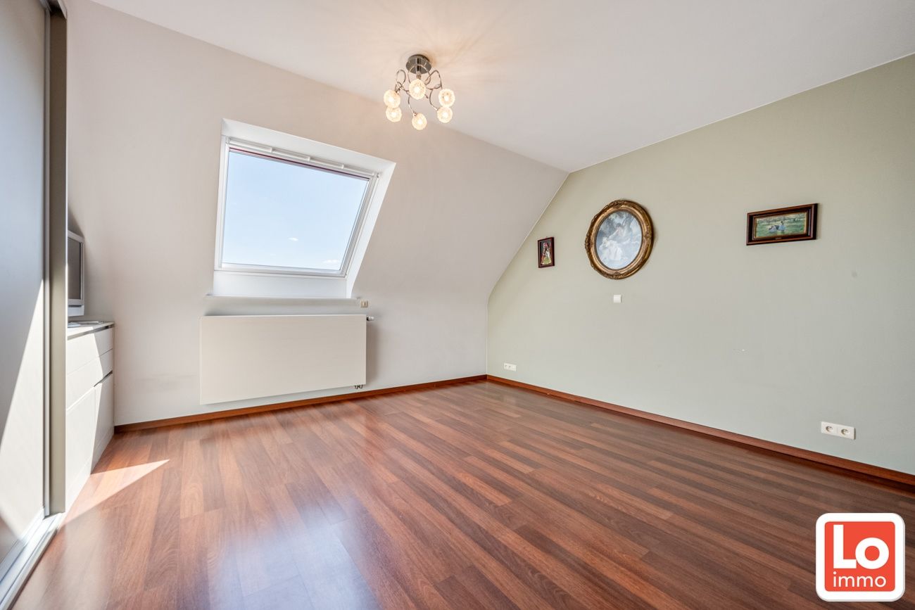 Mooi dakappartement met 3 slaapkamers, 2 badkamers, 2 terrassen (18m² & 5m²) en garagebox foto 8