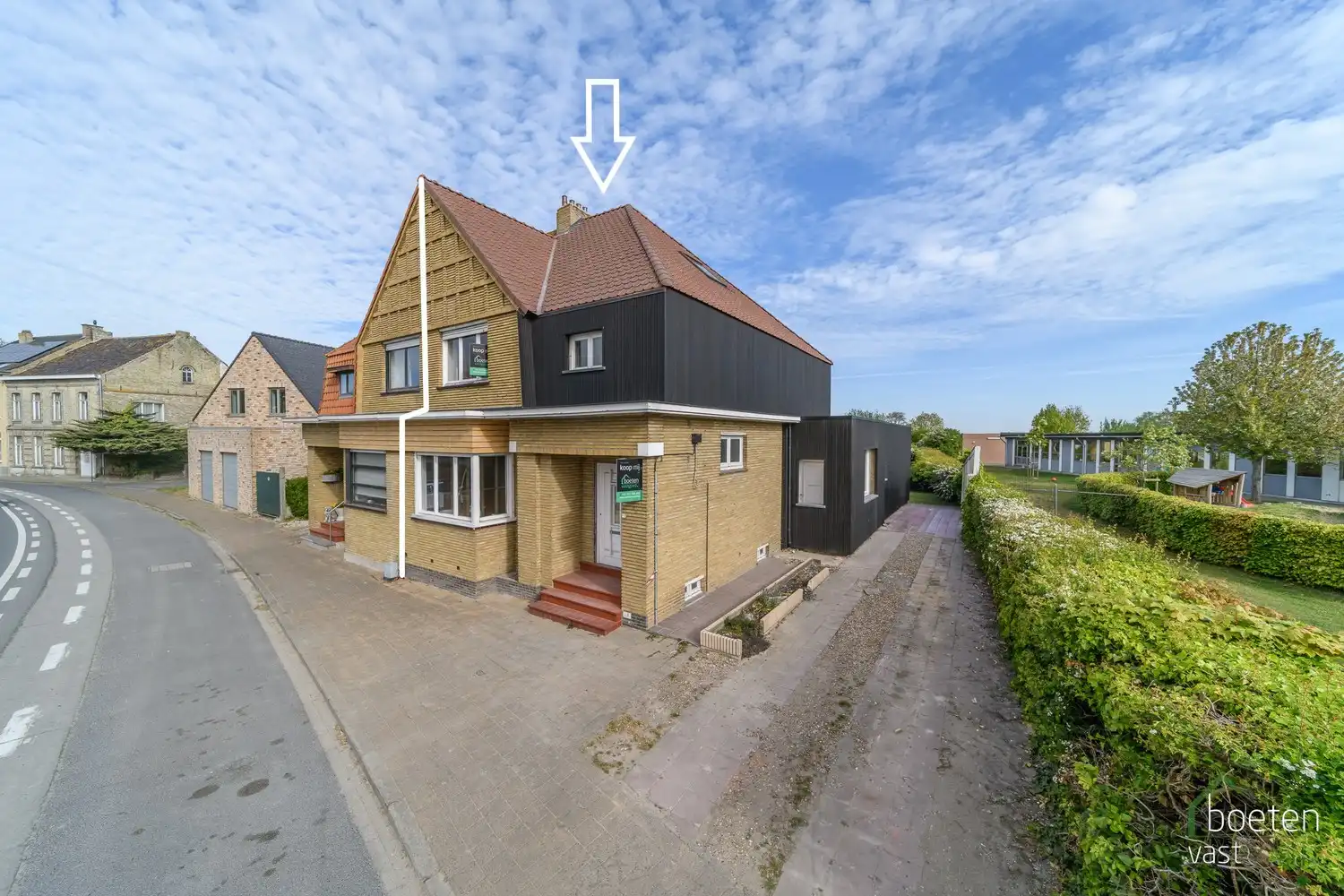 Alveringem: volledig gerenoveerde woning met karakter, ruimte (3 à 4 slpks) en topligging in Alveringem op 834m² grondopp. foto 4