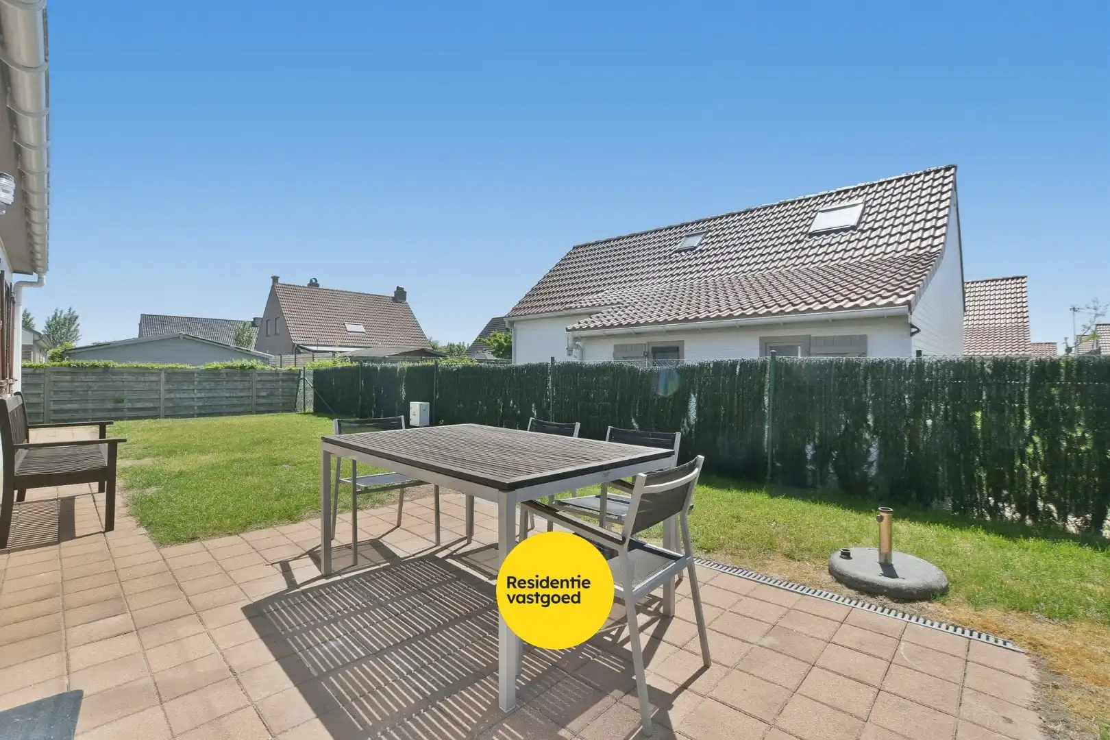 Instapklaar en gemeubeld vissershuisje met tuin en staanplaats in Harendijke! foto 11