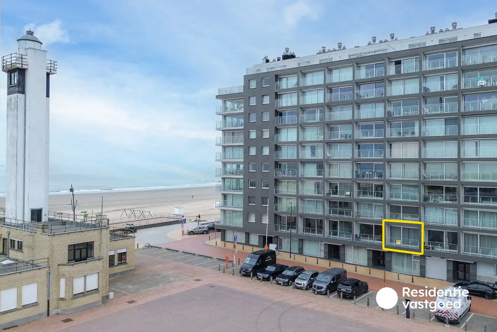 Gerenoveerd 2-slaapkamerappartement met terras op topligging aan de Haven van Blankenberge foto {{pictureIndex}}