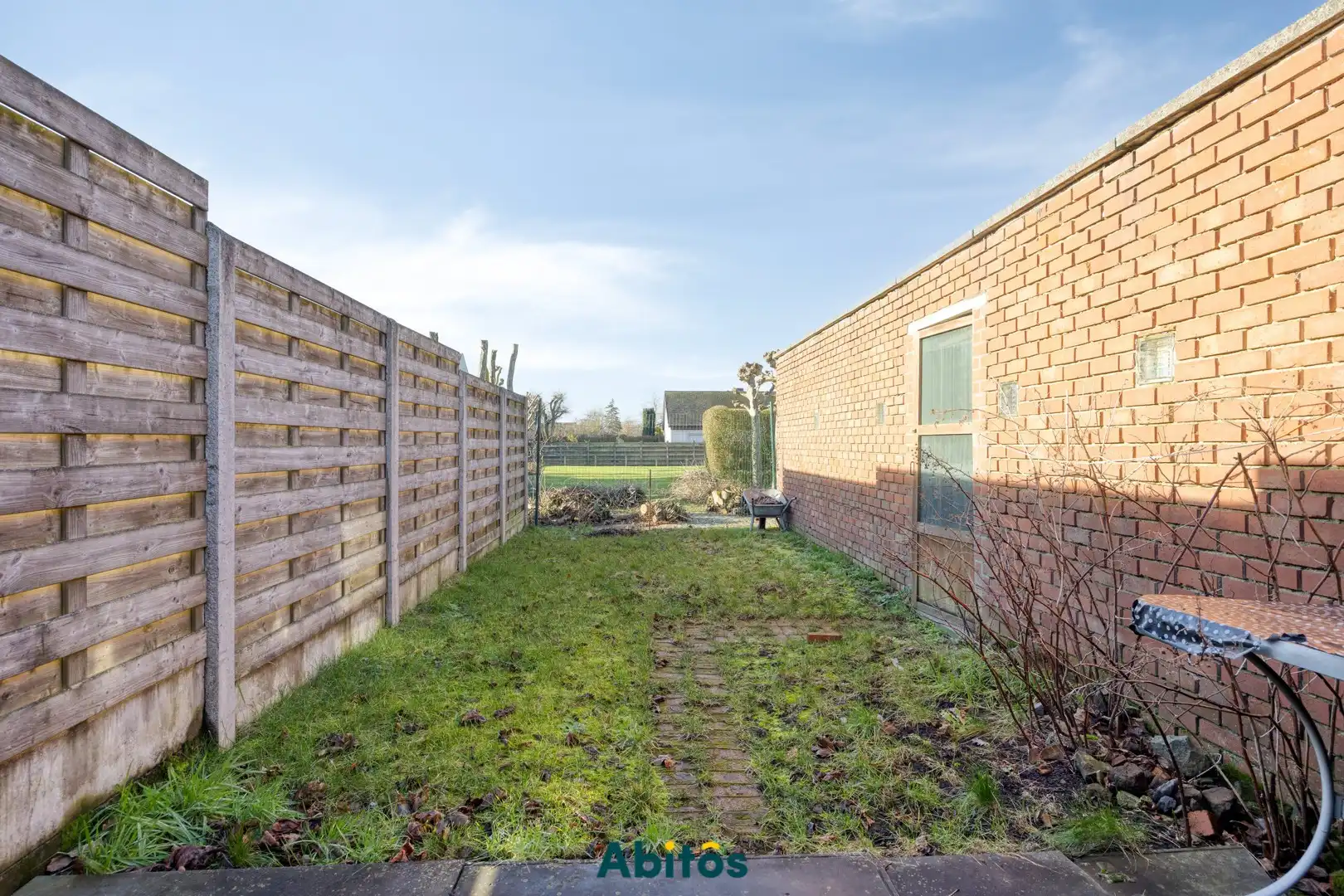 Halfopen woning met ruime opslagruimte foto 30