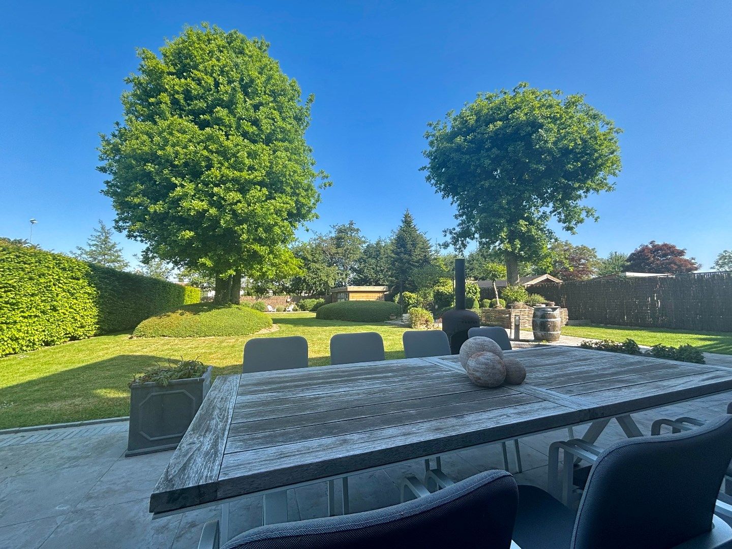 Ruime originele villa met prachtige tuin. Opp 1327m². foto 14