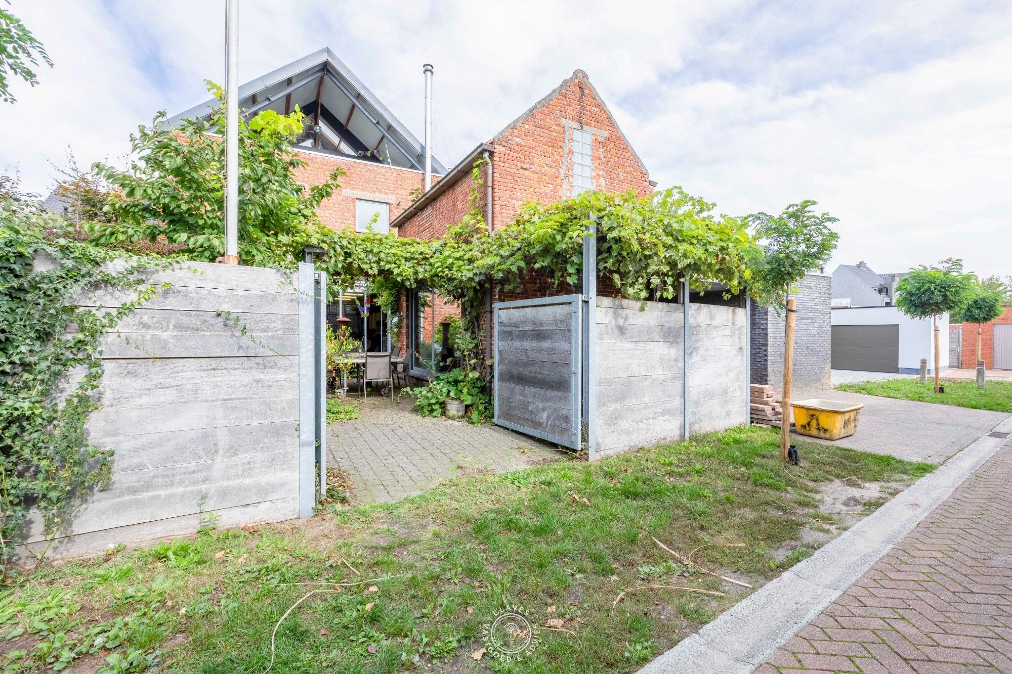Multifunctioneel woonhuis met magazijn/kantoor en tuin foto 14