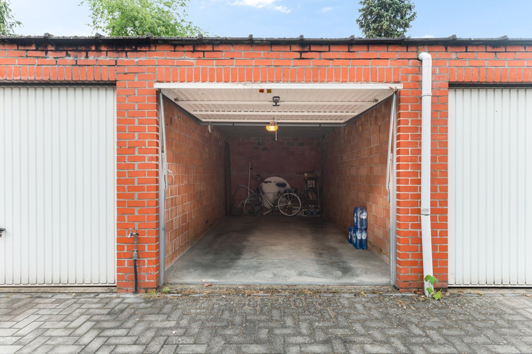 Gelijkvloers appartement met tuin en garage foto 16