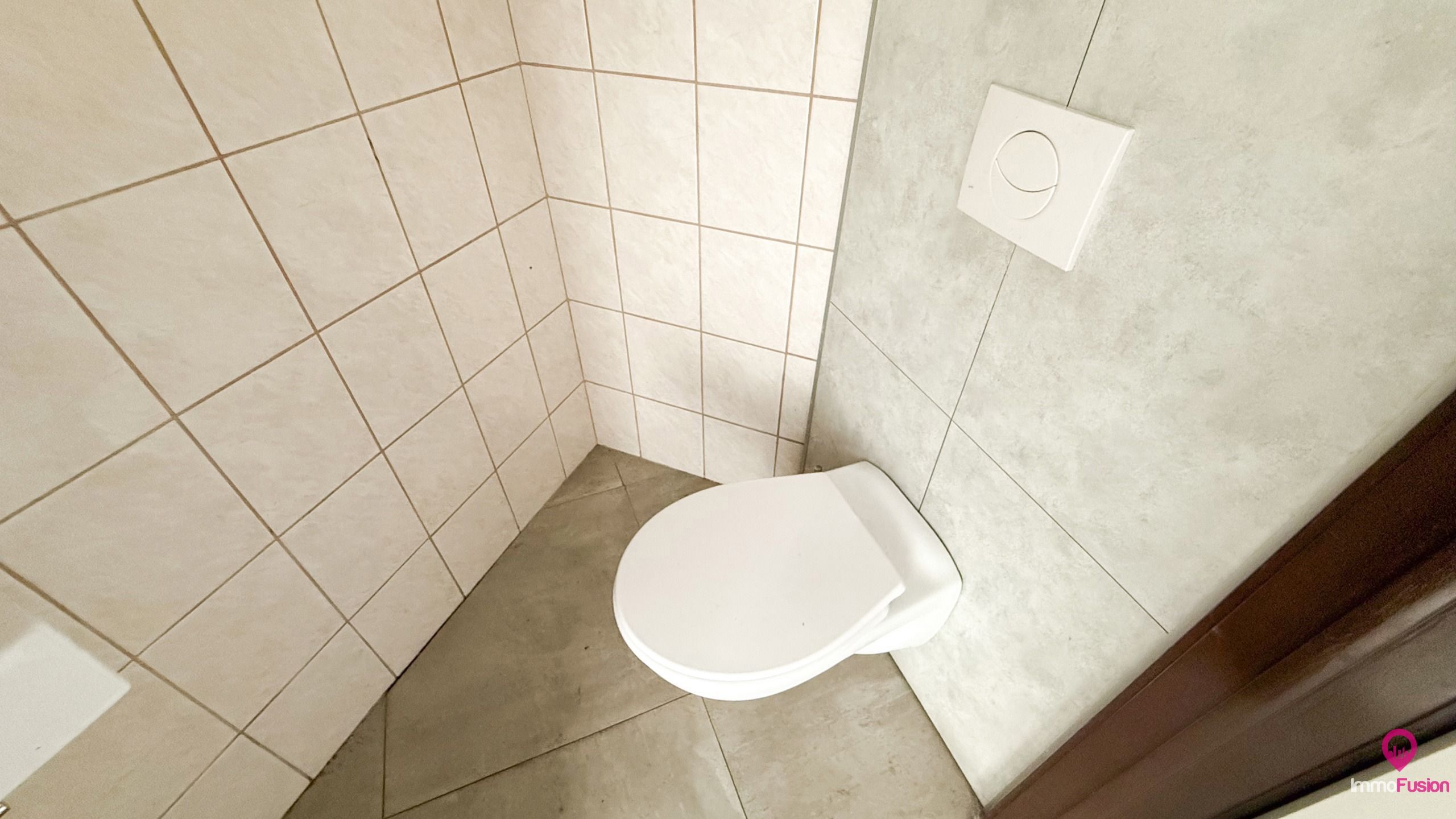 Te renoveren woning met grote tuin in doodlopende straat! foto 14