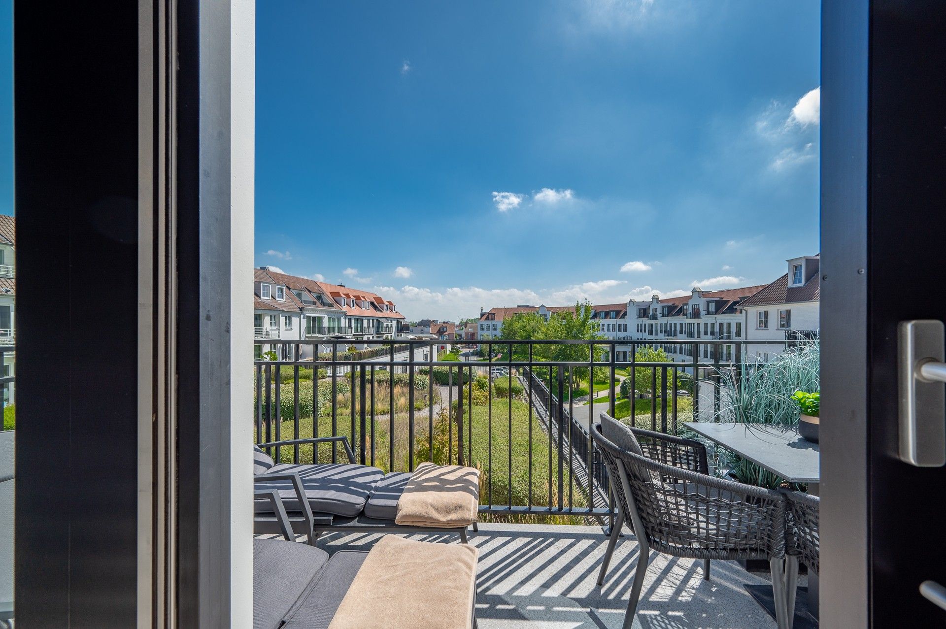 Ongemeubeld: zonnig en recent appartement in Duinenwater! foto 6