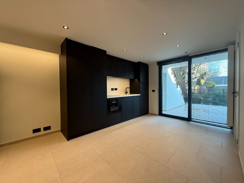 Prachtig gerenoveerde studio met terras aan het Citadelpark foto 4