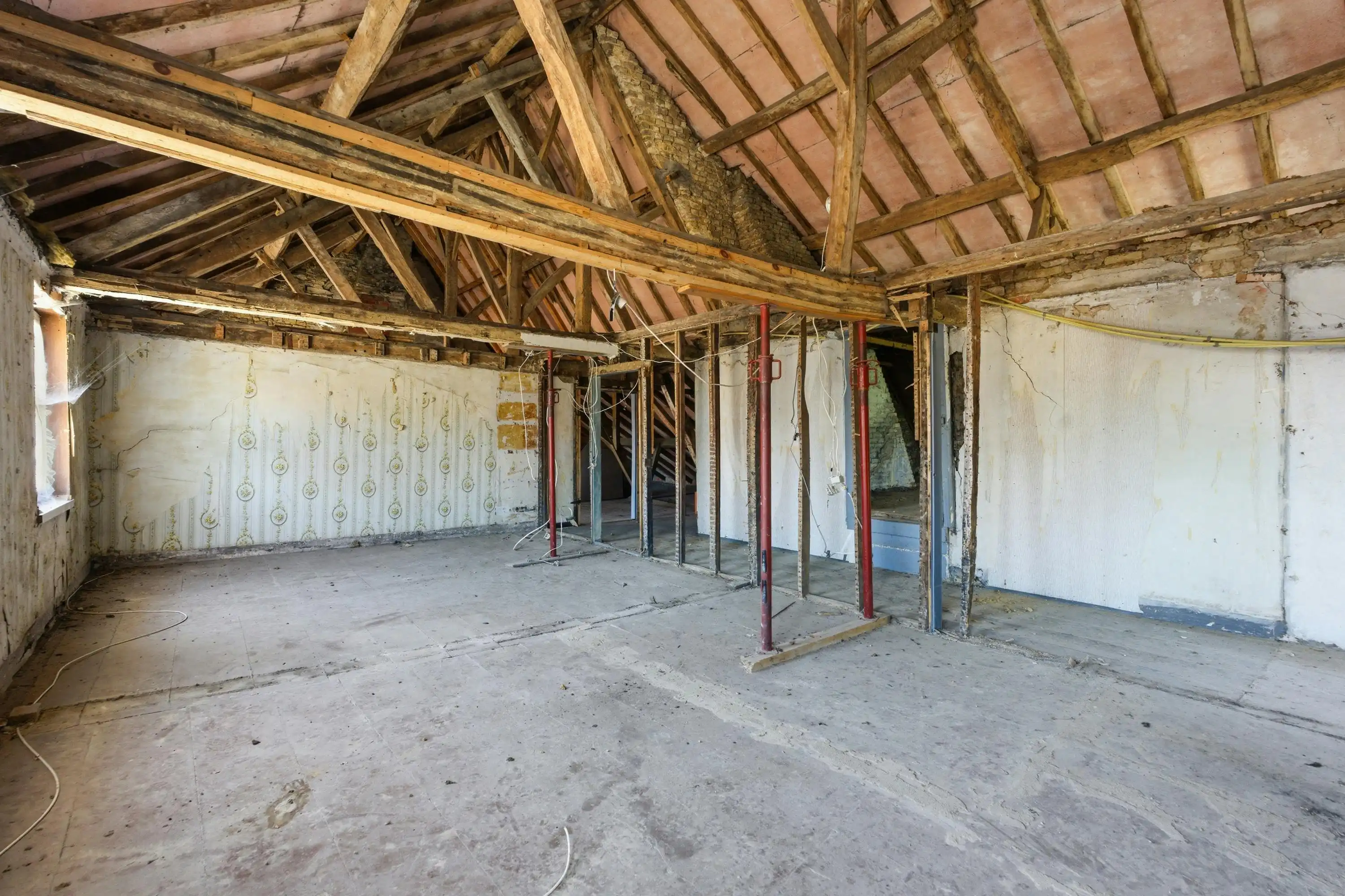 Karaktervolle renovatiewoning met veel potentieel in Beauvoorde. foto 10