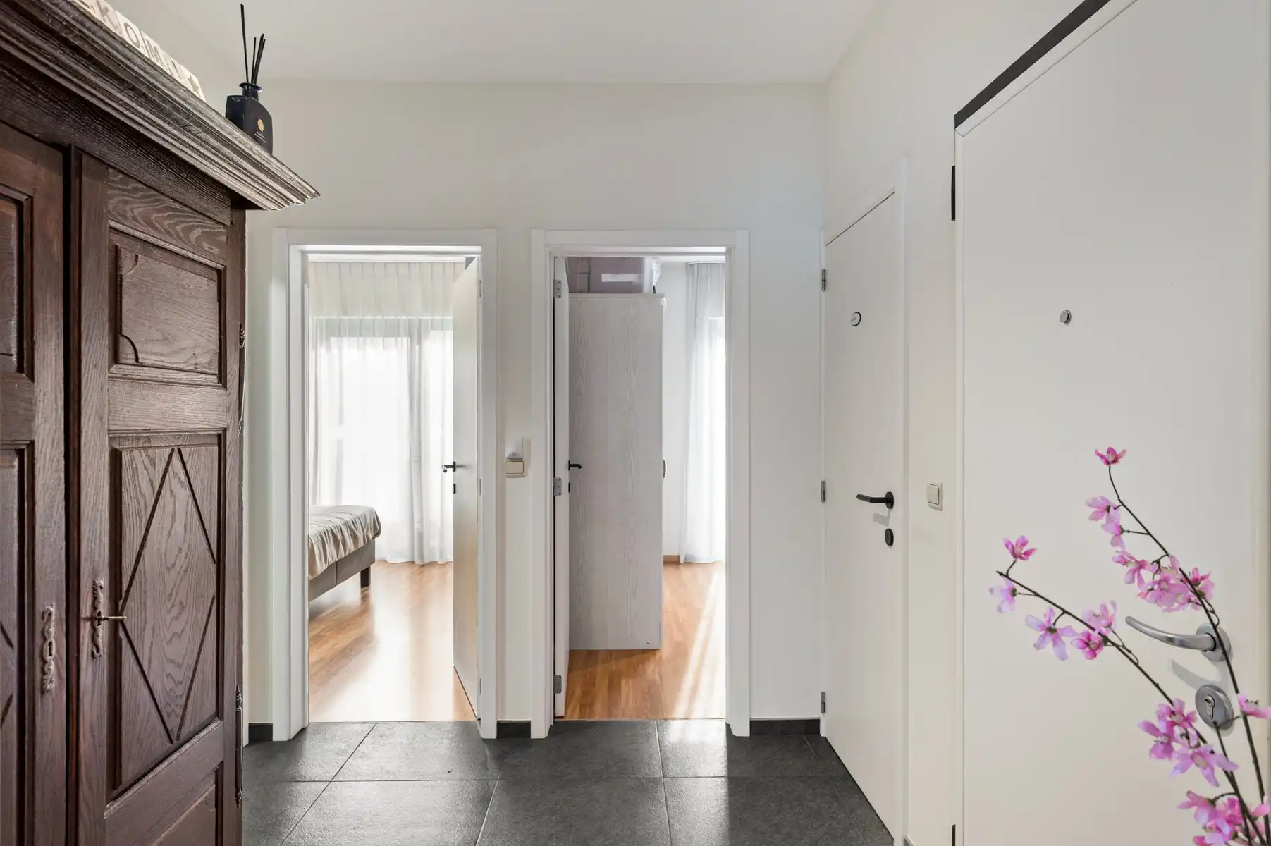 Gelijkvloers appartement met tuin en staanplaats foto 11