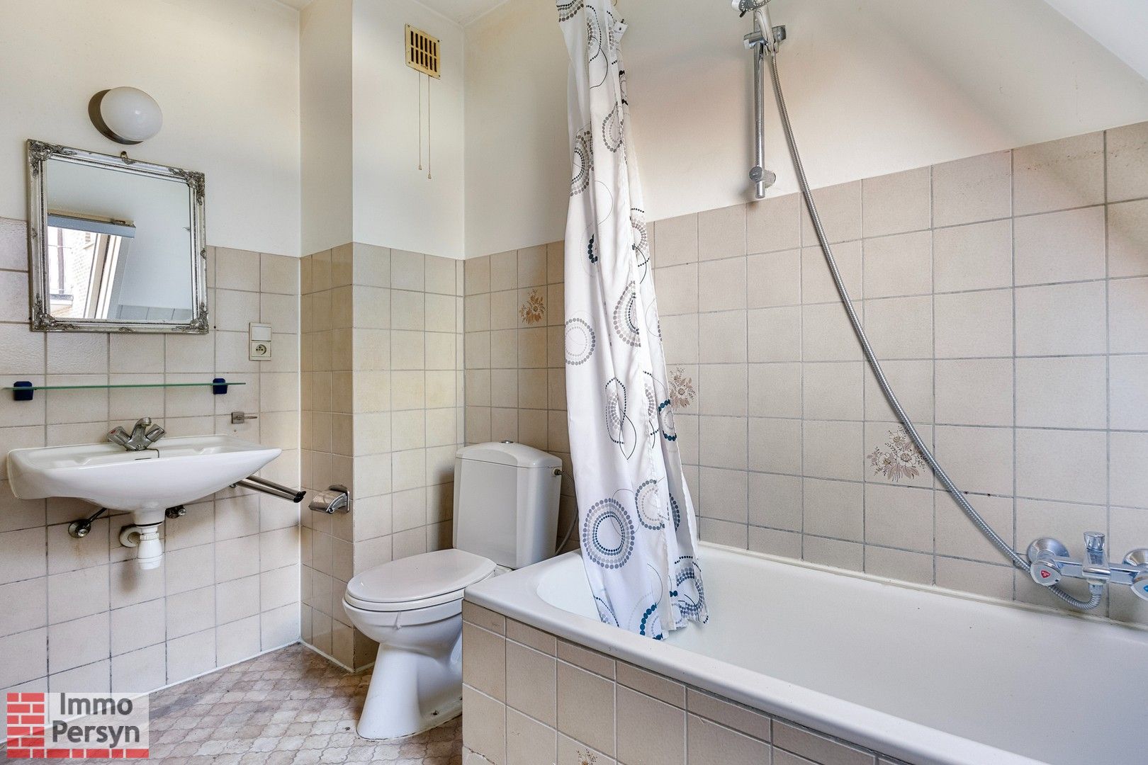 Unieke Renovatorkans: Centrale Ruimte in Aarschot met diverse mogelijkheden foto 9