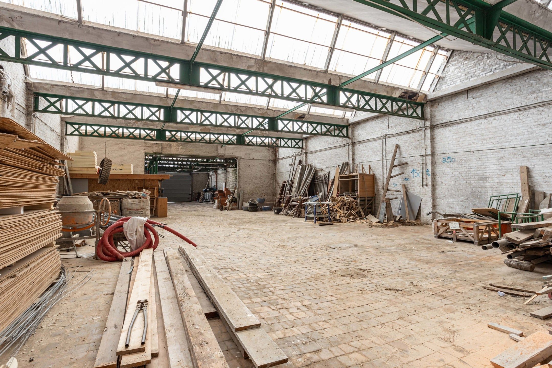 Ruime loods op een gunstige locatie met veel mogelijkheden! foto 12