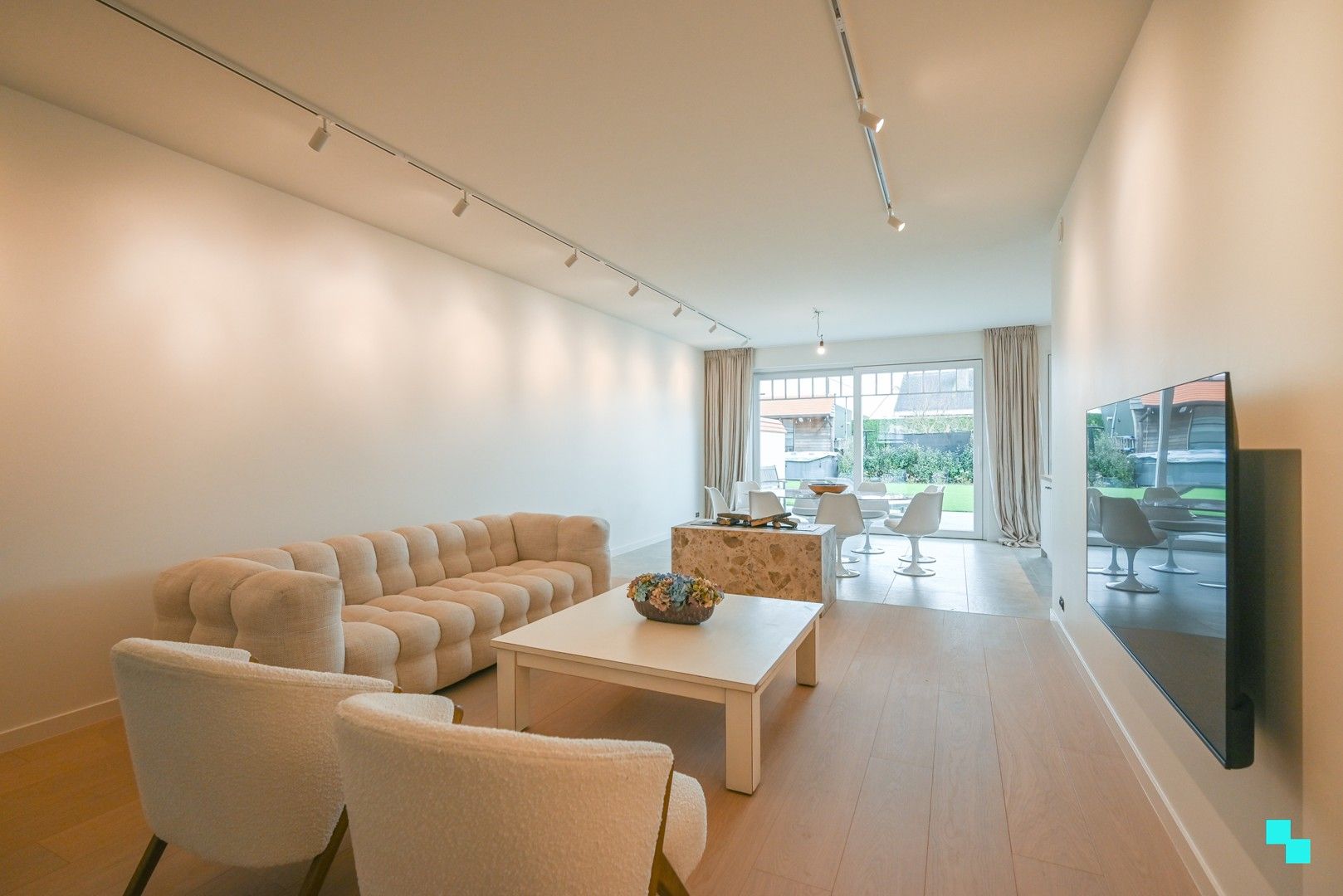 Unieke high-end woning in rustige buurt in Waregem foto 3