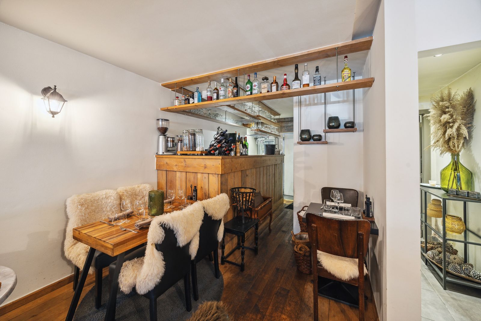 Instapklare duplex met commerciële ruimte op goede locatie te Brasschaat! foto 16