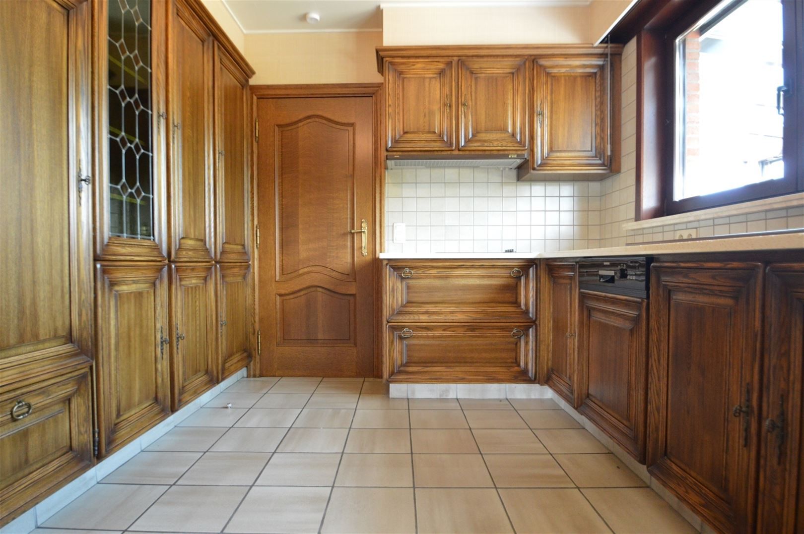 Zeer rustig gelegen woning type open bebouwing met mooie tuin foto 5