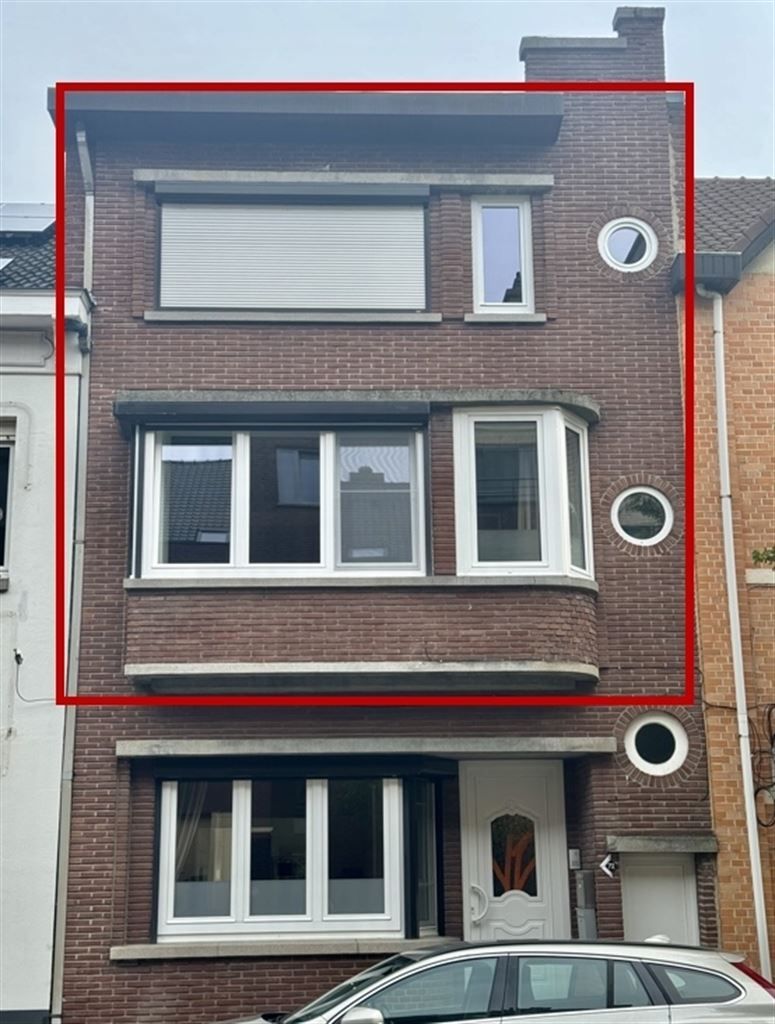 Duplex appartement op de eerste en tweede verdieping met 3 slaapkamers en terras, gelegen op wandelafstand van het centrum van Maaseik.  foto 13