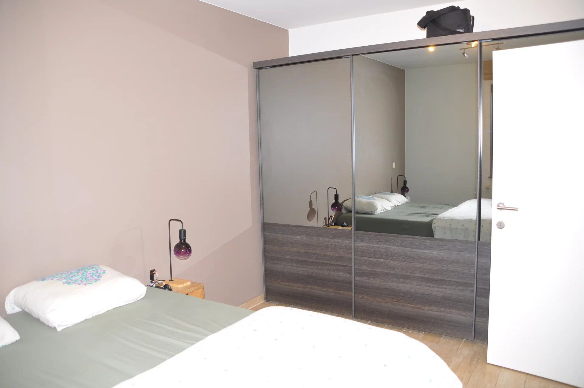 CENTRAAL GELEGEN LICHTRIJK APPARTEMENT VAN 104m² MET 2 SLPK'S foto 20