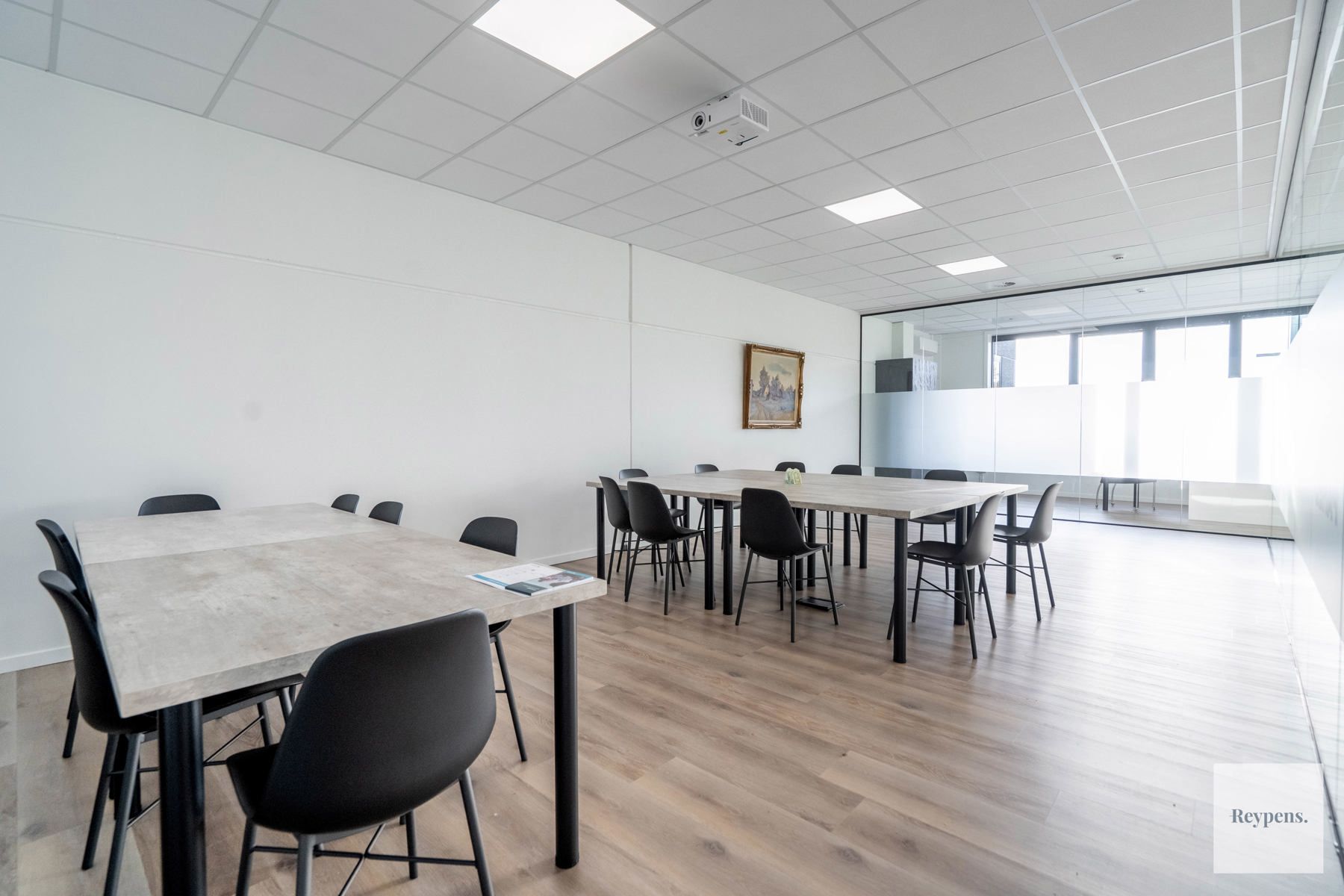 Polyvalente commerciële ruimte in KMO park foto 2