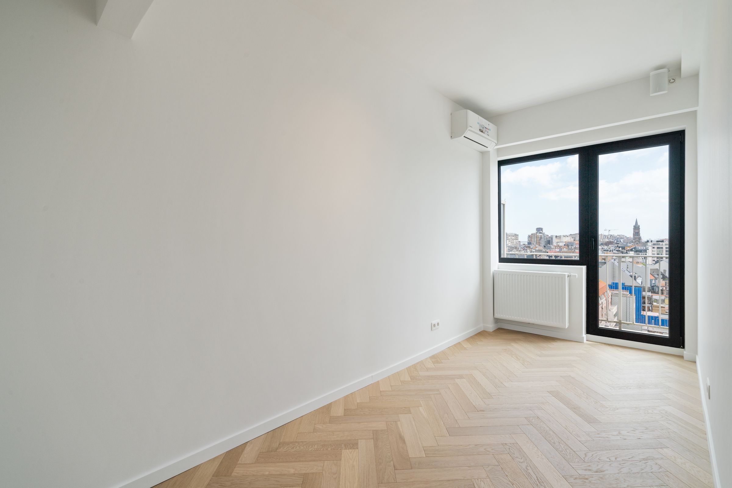 Luxueus gerenoveerd 2-slaapkamerappartement foto 13