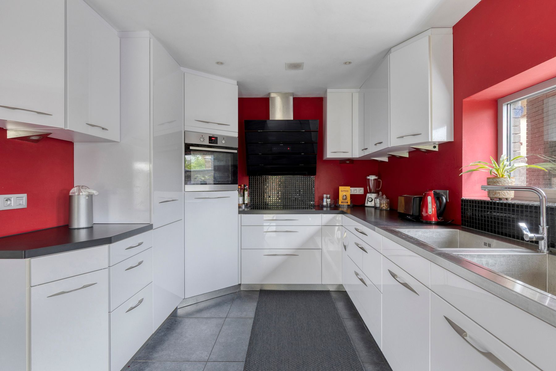 Ruime en instapklare 3-gevelwoning met zonnige tuin foto 8