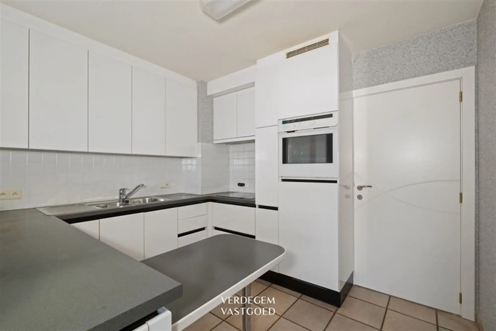 XL appartement met lift, 3 slaapkamers, 2 terrassen en garage foto 3