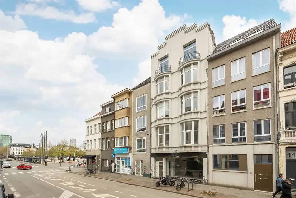 Ruime Handelsgelijkvloers met grote visibiliteit foto 12
